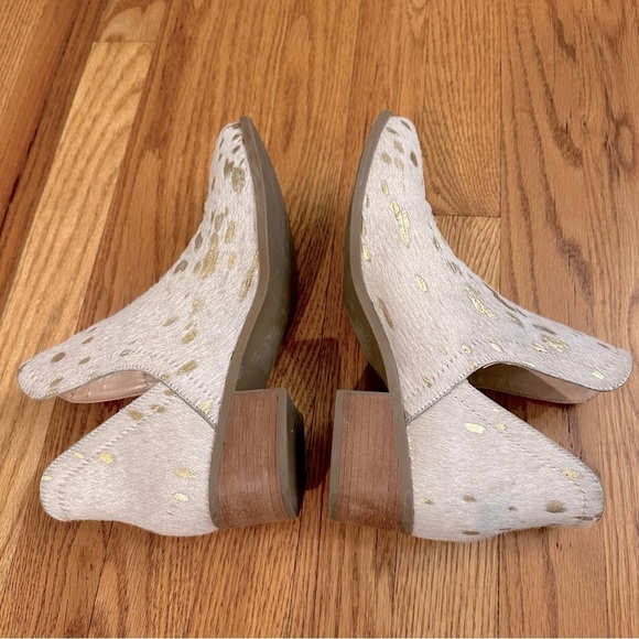 Coconut by Matisse Cream and Gold Leather and Cow Fur ‘Pronto’ Booties size 6.5 - Picture 8 of 10